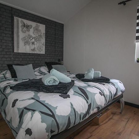 Sfeervol Chalet Op De Veluwe Putten Exteriér fotografie