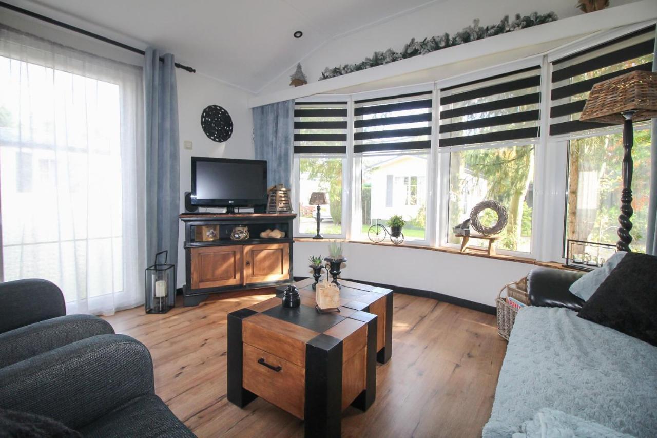 Sfeervol Chalet Op De Veluwe Putten Exteriér fotografie